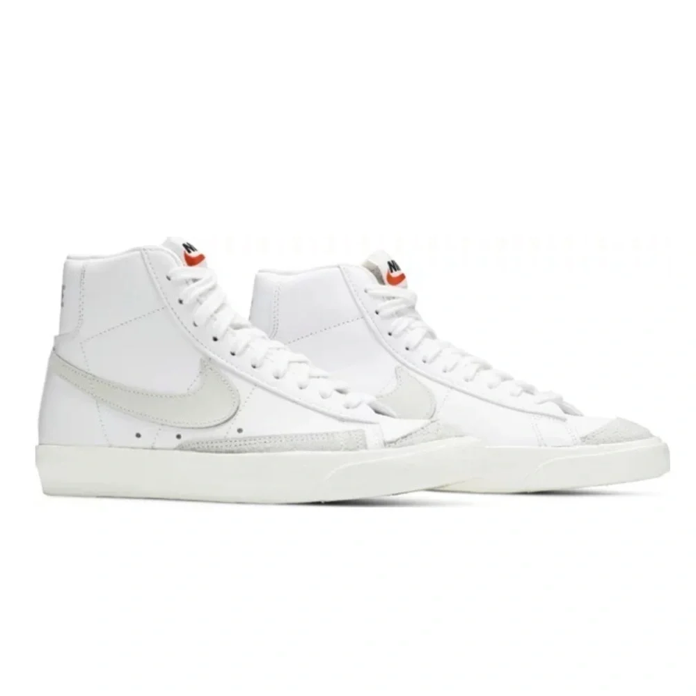 Nike Women’s Blazer '77 Vintage Mid Light Bone Sneaker Size 8